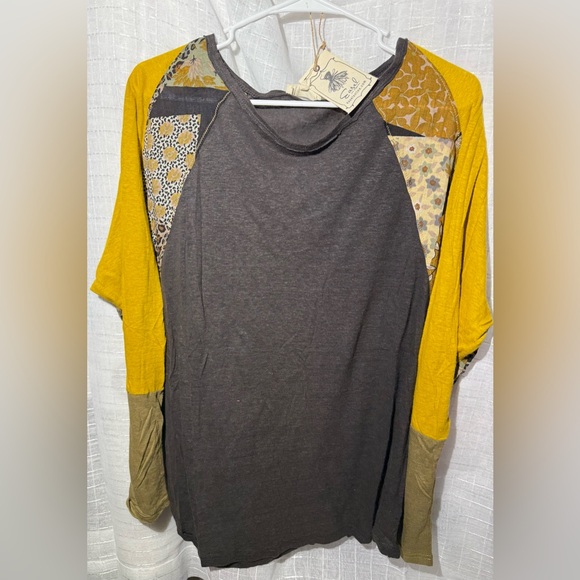 Easel Los Angeles Tops - Easel Boho Colorblock Patchwork Top NWOT Medium Mustard Sleeve